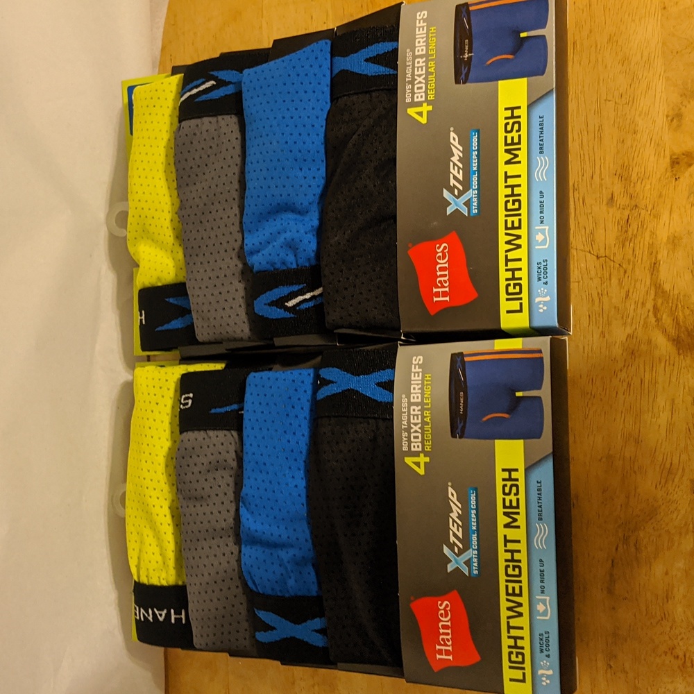 Hanes Boy's Boxer Briefs 8 Tagless X-Temp Performance Stretch Mesh